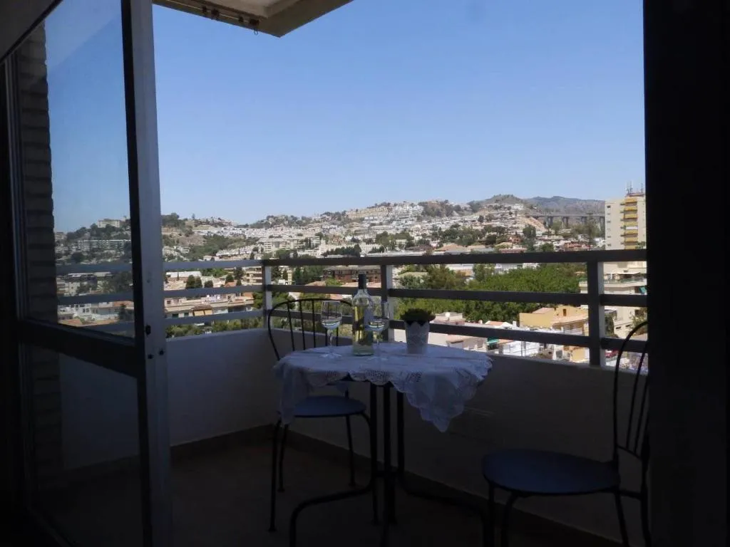 MARAVILLOSO APARTAMENTO ENPOPULAR ZONA DE MÁLAGA A 10 MIN. DEL CENTRO, Málaga, Spania