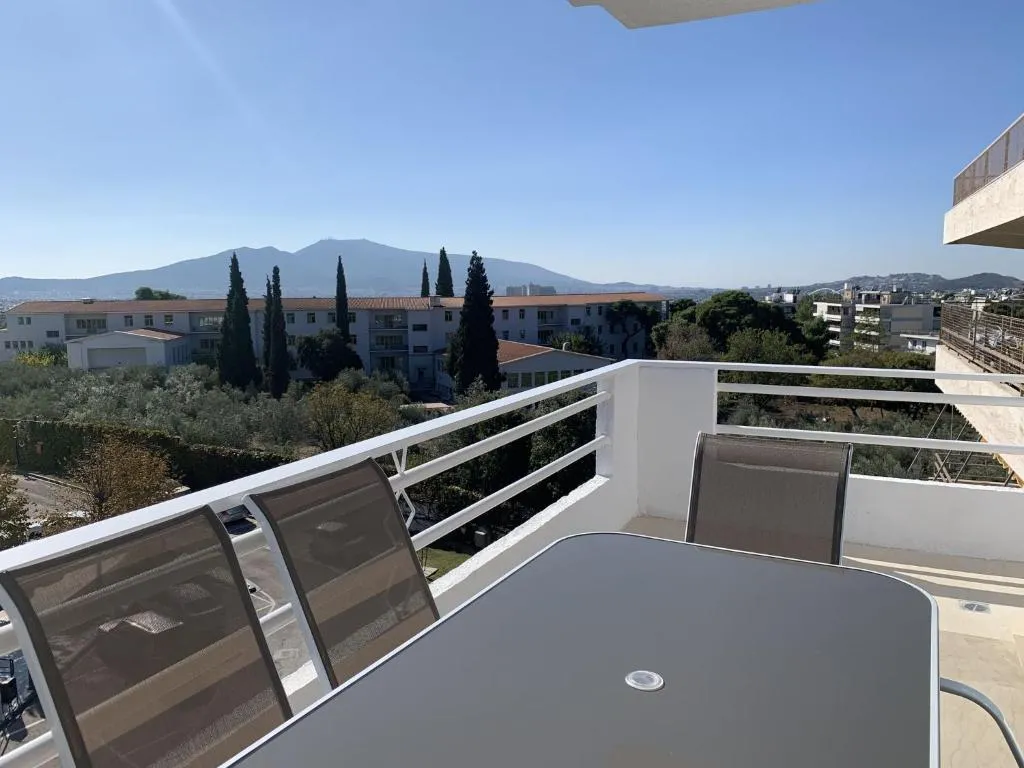 Spacious renovated apartment Marousi KAT, Atena, Grecia