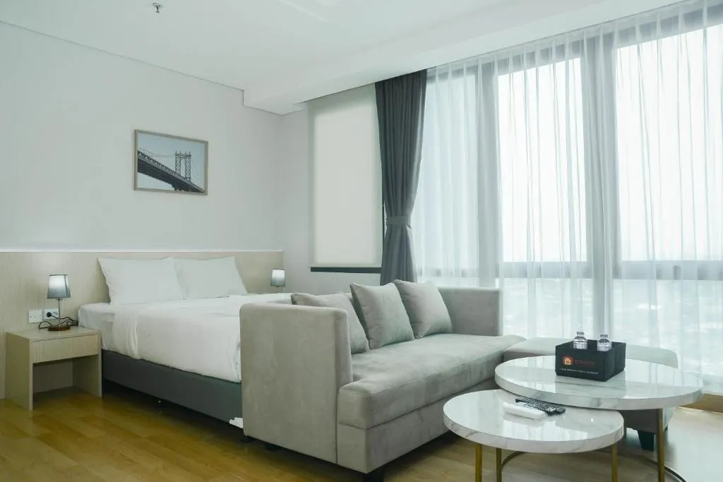 Comfortable Studio Room at Capitol Suites Apartment By Travelio, Jakarta, Indonesia