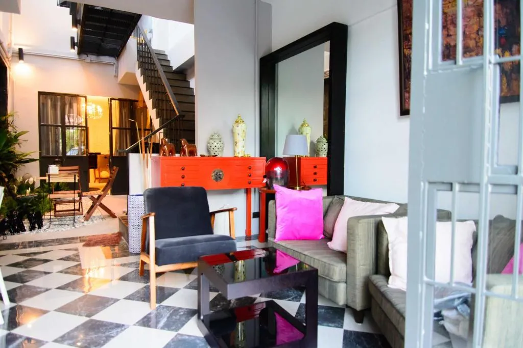 87 Oldtown at River Pier, Bangkok, Thailand
