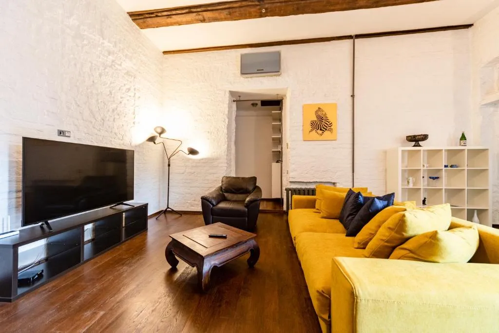 Designer single bedroom city center apartment, Kiev, Ucraina