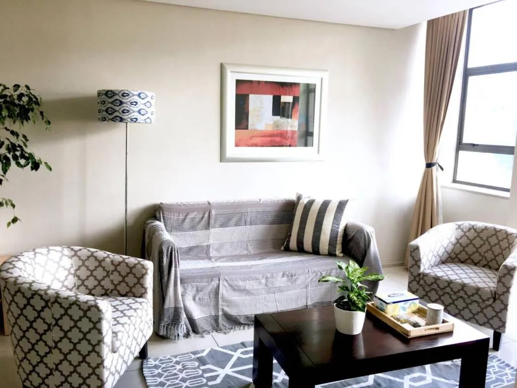 Modern One Bedroom Apartment With City Views, Cape Town, South Africa
