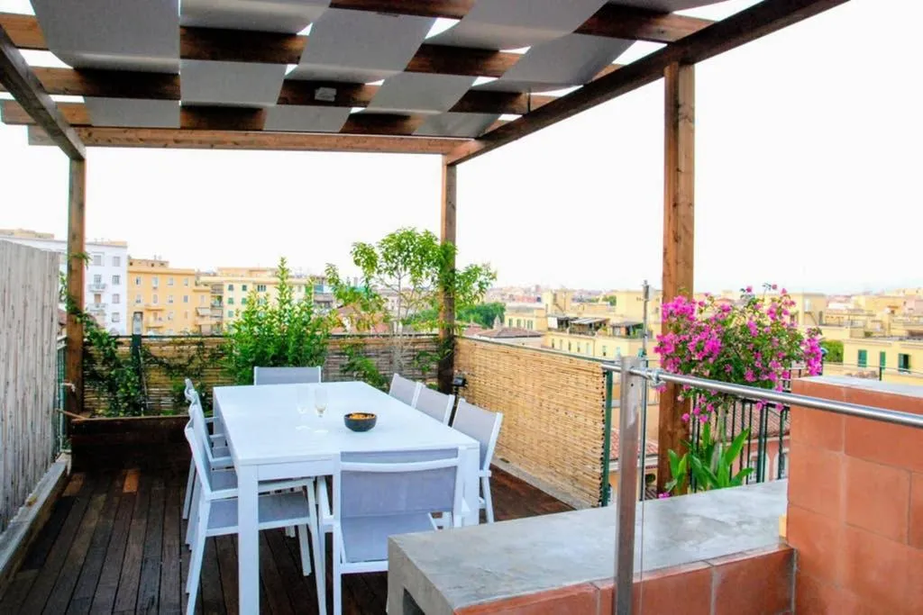 A terrific Terrace Penthouse with Hot Tub, Roma, Italia