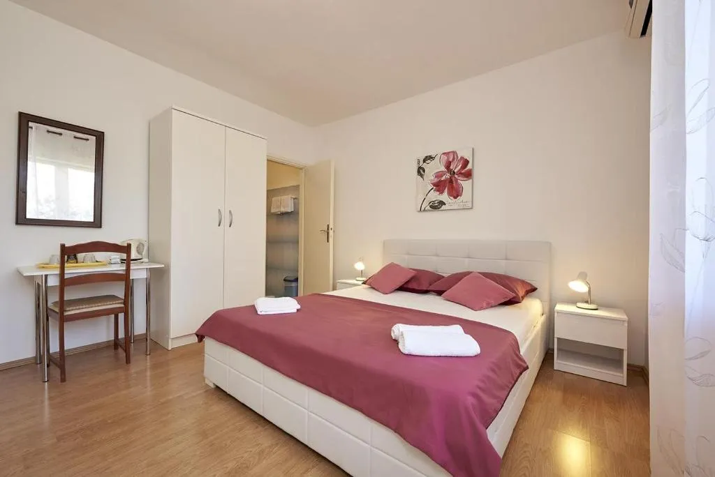 Triple Room Trogir 13102b, Trogir, Croaţia
