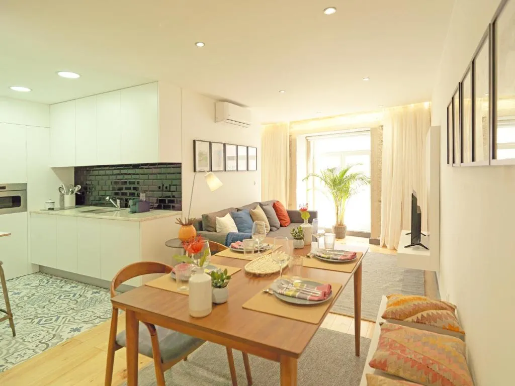 Feels Like Home Porto Modern Apartment, Porto, Portugalia