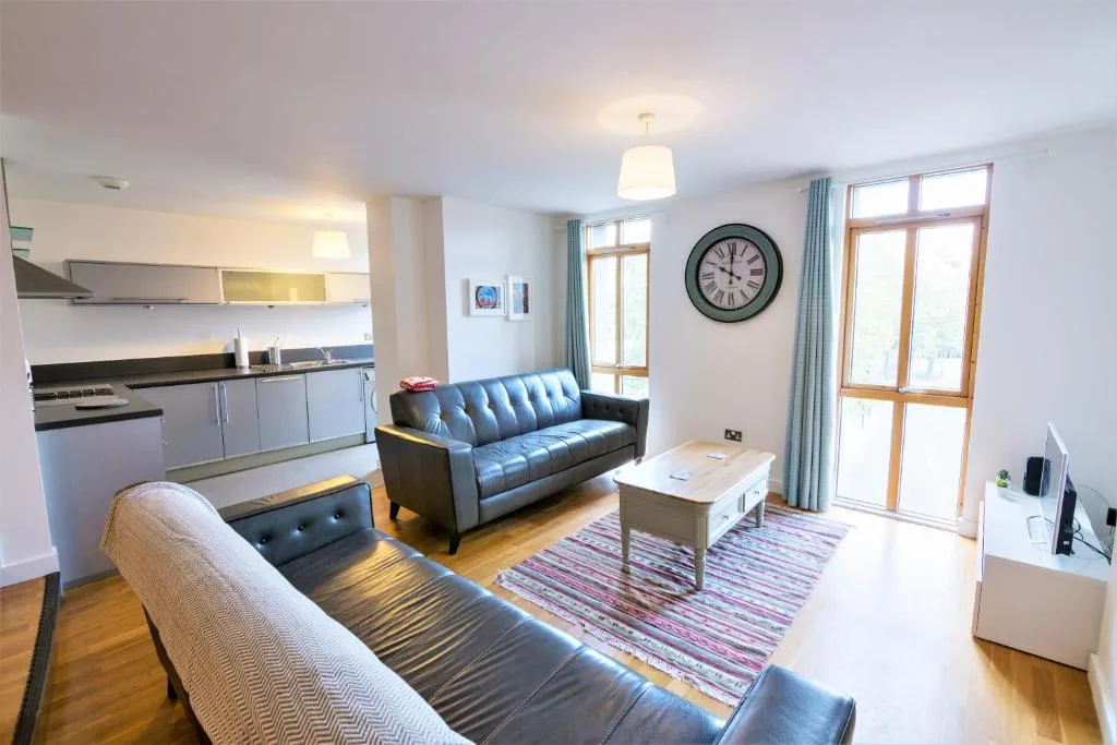 City Centre living, Large 2 bedroom apartment, Bristol, United Kingdom
