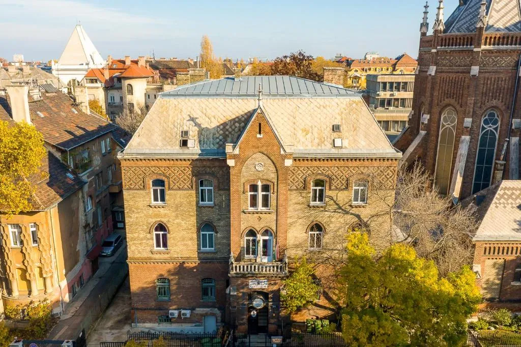 Dominik Panzió, Budapest, Hungary