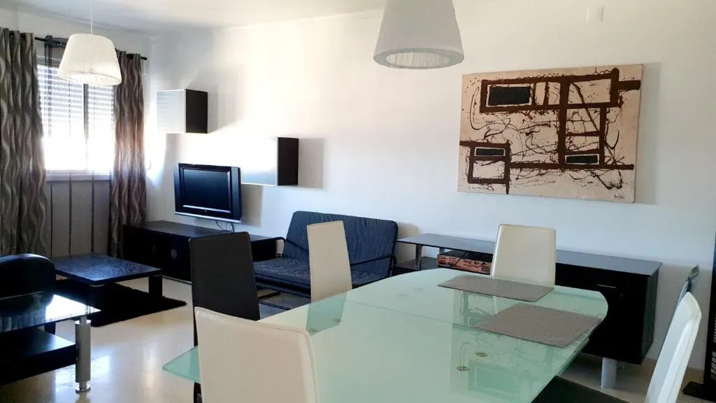 Apartment with 3 bedrooms in Lisboa with WiFi 23 km from the beach, Amadora, Portugal