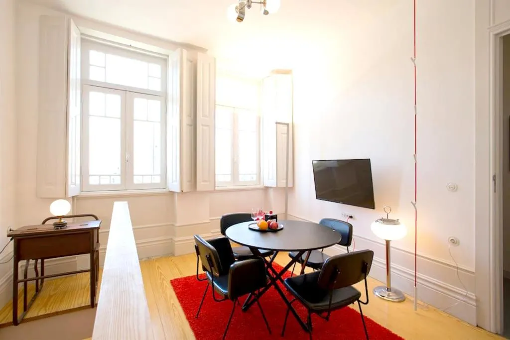 House with 3 bedrooms in Porto with enclosed garden and WiFi 4 km from the beach, Porto, Portugalia