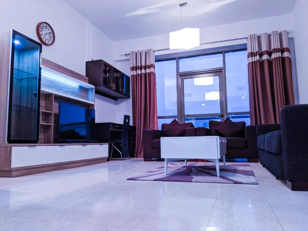DUBAI BEACH HOST - DELUXE ONE BEDROOM near Mall of the emirates, Alantos, United Arab Emirates
