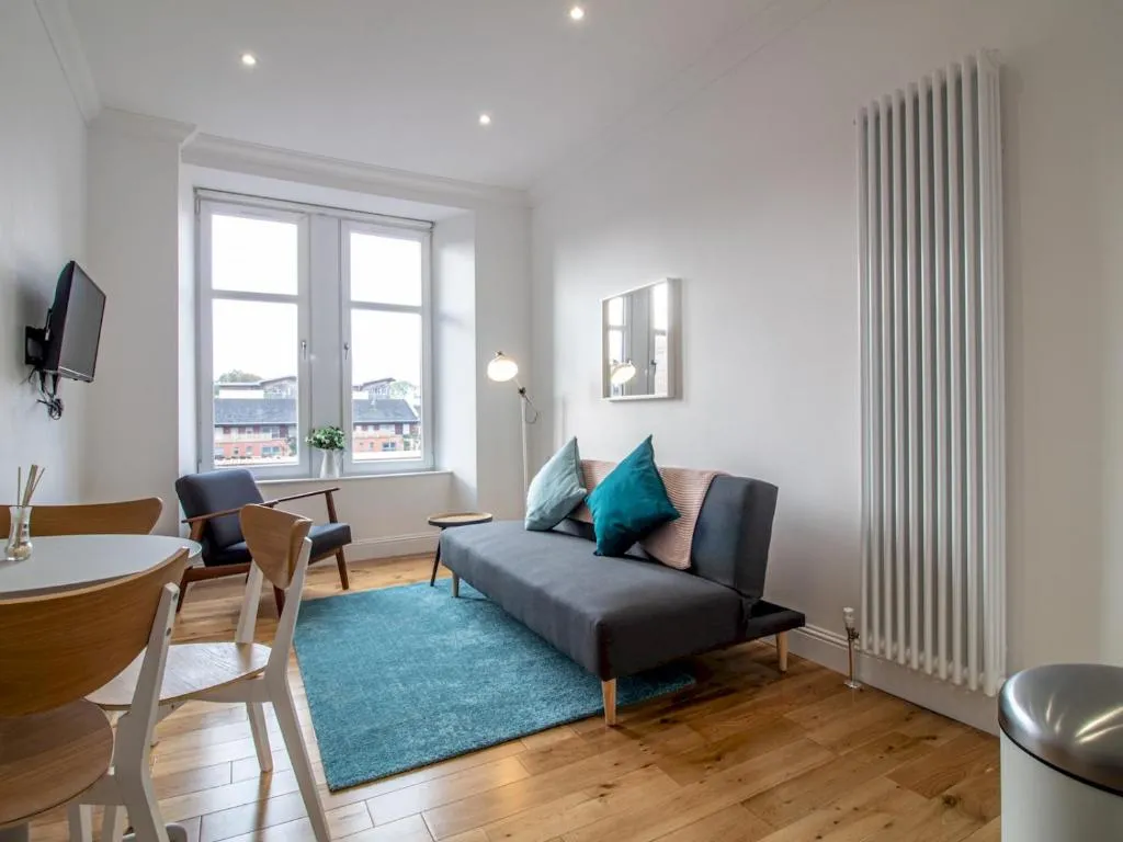 Modern 1BR Apartment in Heart of West End, Glasgow, Marea Britanie
