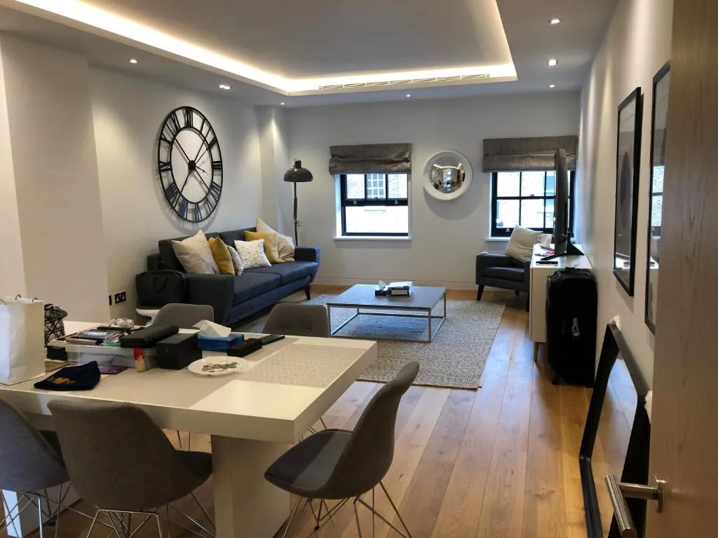 The Penthouse, Londra, Marea Britanie
