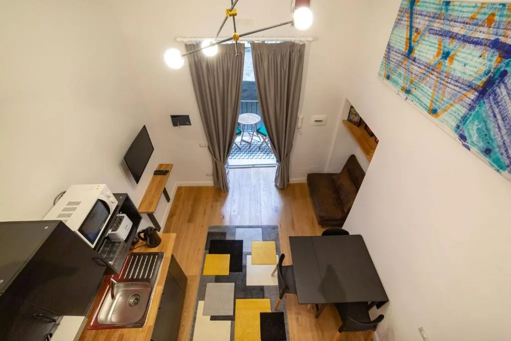 Design Studio Flat Next Sorbillo on Tribunali Street, Napoli, Italia