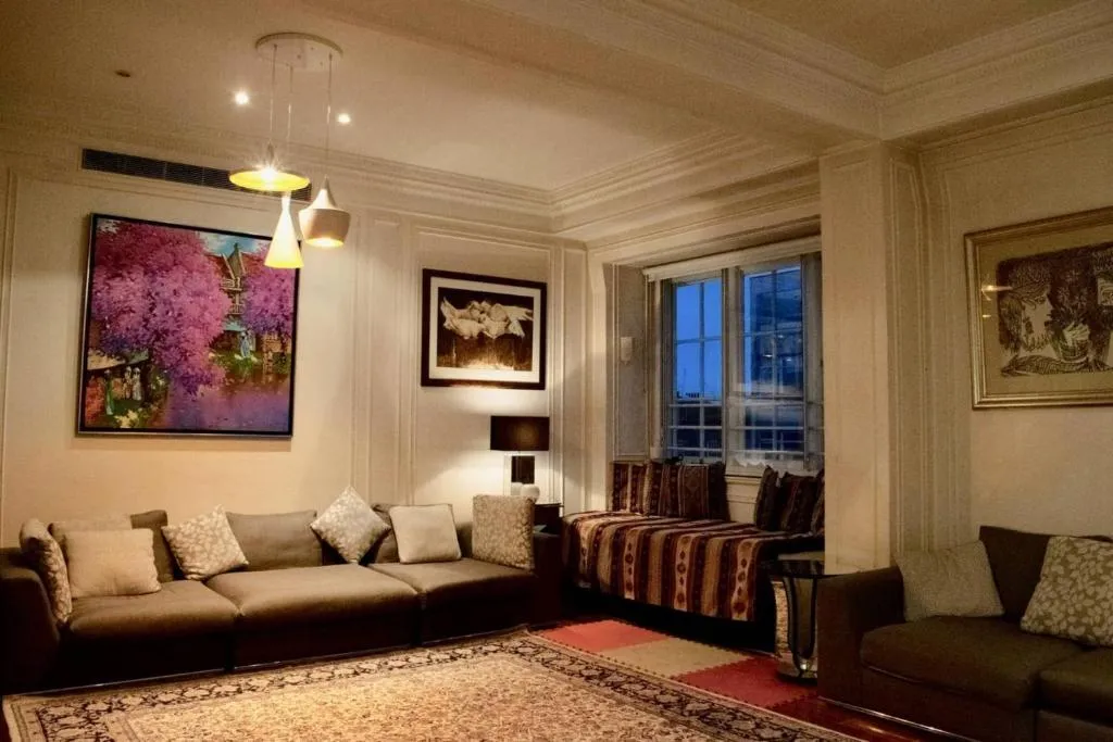 Stunning 4 Bedroom Flat in Sloane Square, Londra, Marea Britanie
