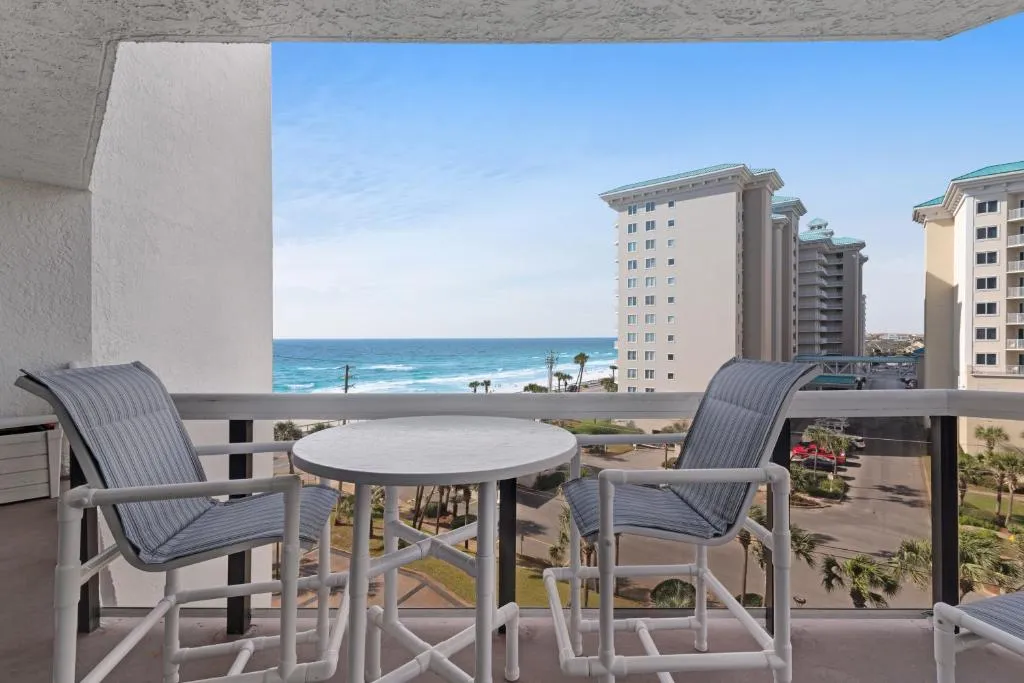 Surfside Resort 4 by Vacasa, Destin (FL), United States