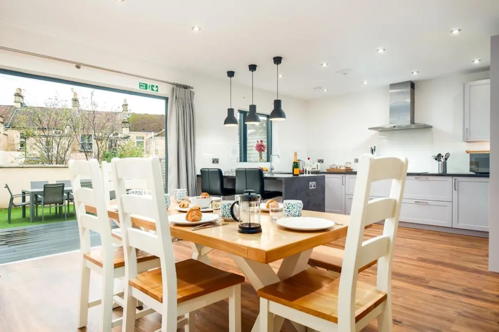 Stunning 4 bed City Centre Town House, Bath, Marea Britanie