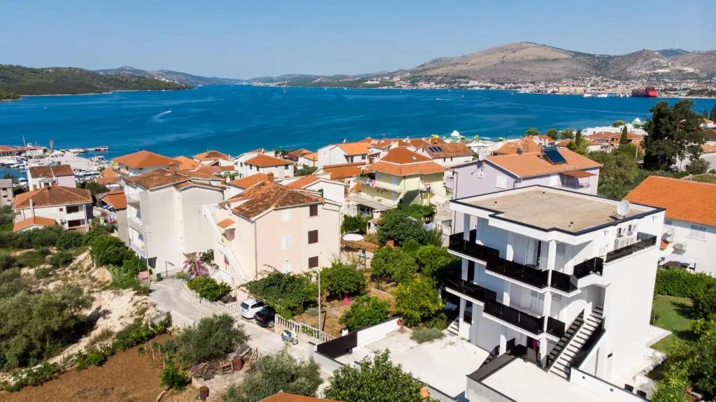 Black home apartments, Trogir, Croaţia
