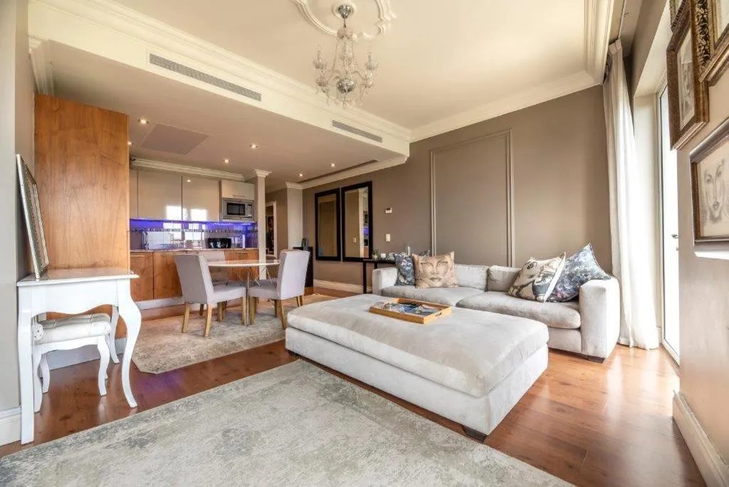 Unit Number 809 Cape Royale Luxury Apartment, Cape Town, South Africa