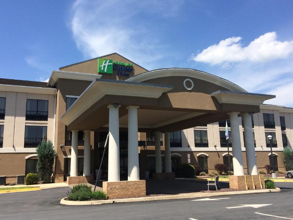Holiday Inn Express and Suites Winchester, an IHG Hotel