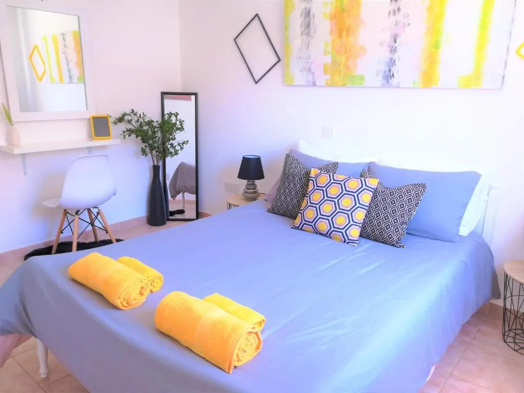 PERFECTLY LOCATED 2BDR/POOL+NEAR BEACH+FREE WiFi, Paphos, Cyprus