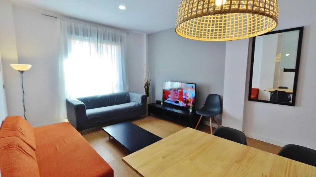 (A1) Apartamento Madrileño, Wi-Fi gratis, 15min Bernabeu., Madrid, Spania