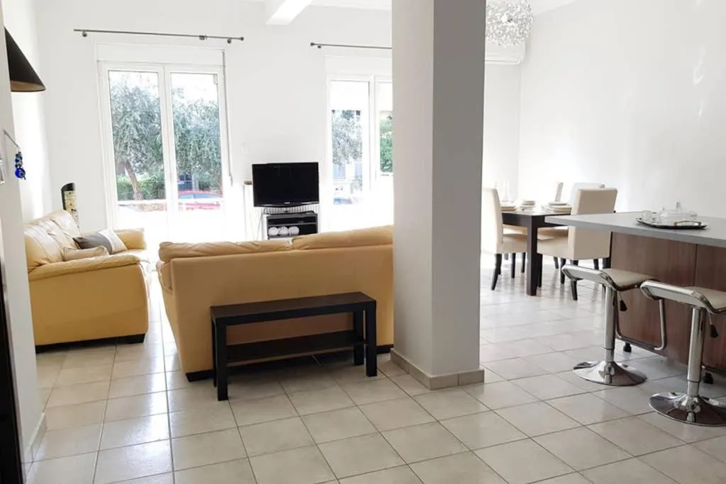 A Great Stay at a Comfortable Large Apartment, Atena, Grecia