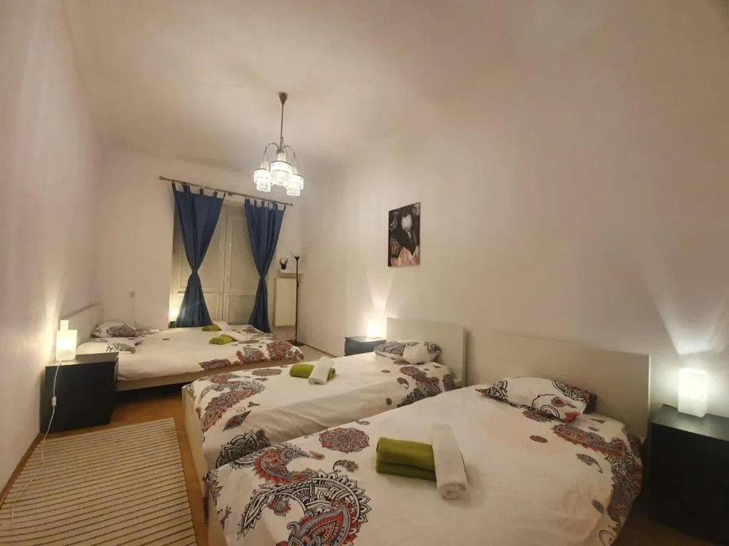 ''DUO'' Private Room comfy hostel for travelers, Varșovia, Polonia