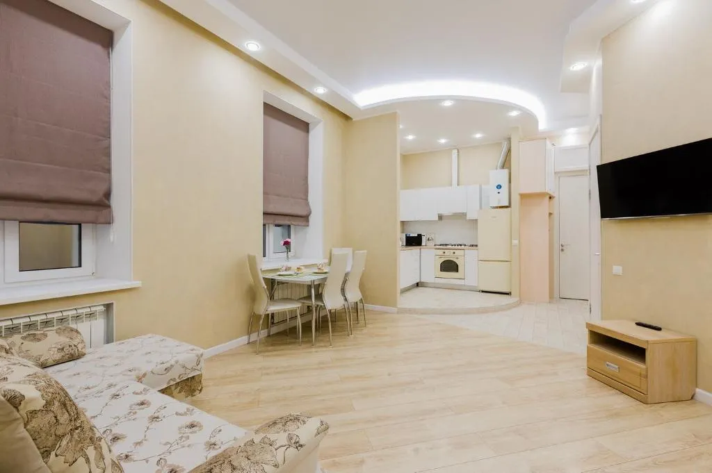 У Эрмитажа Современная квартира с 2мя спальнями, Kudrovo, Russia