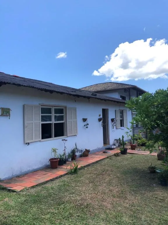 Casa para aluguel diária, próximo as praias do norte da ilha, Florianópolis, Brazilia
