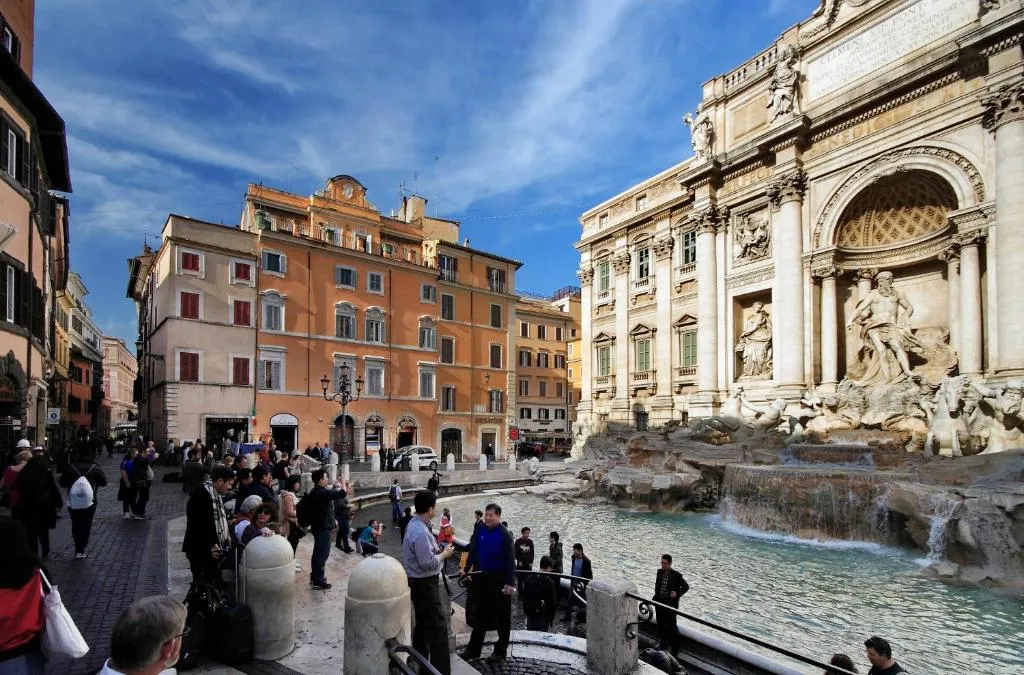 Rent in Rome Trevi Fountain Suite, Roma, Italy