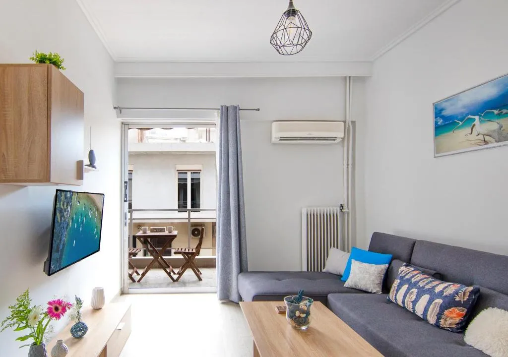 Metro / Dafni apartment, Athens, Greece