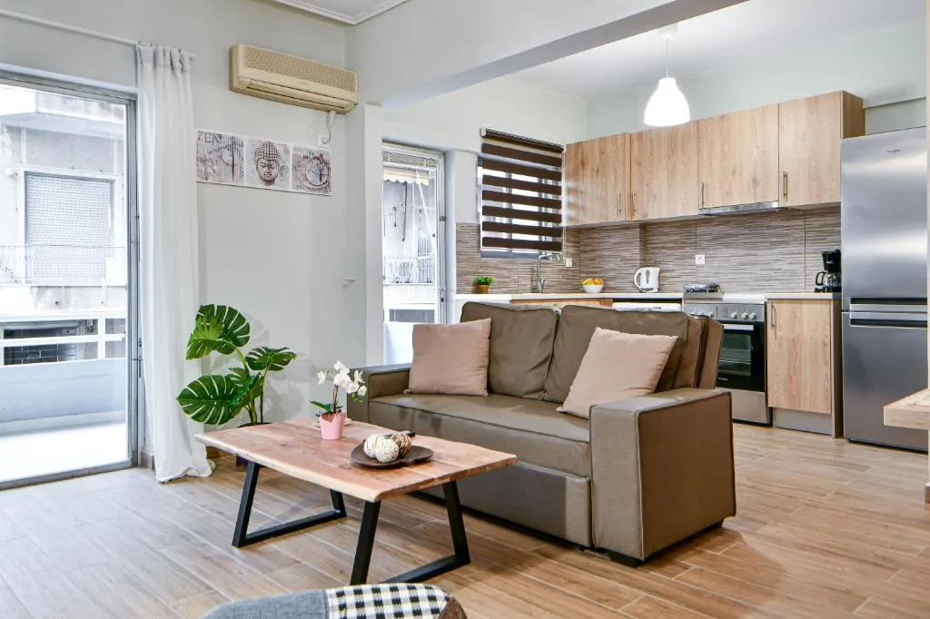 Comfy Home next to metro, Athens, Greece