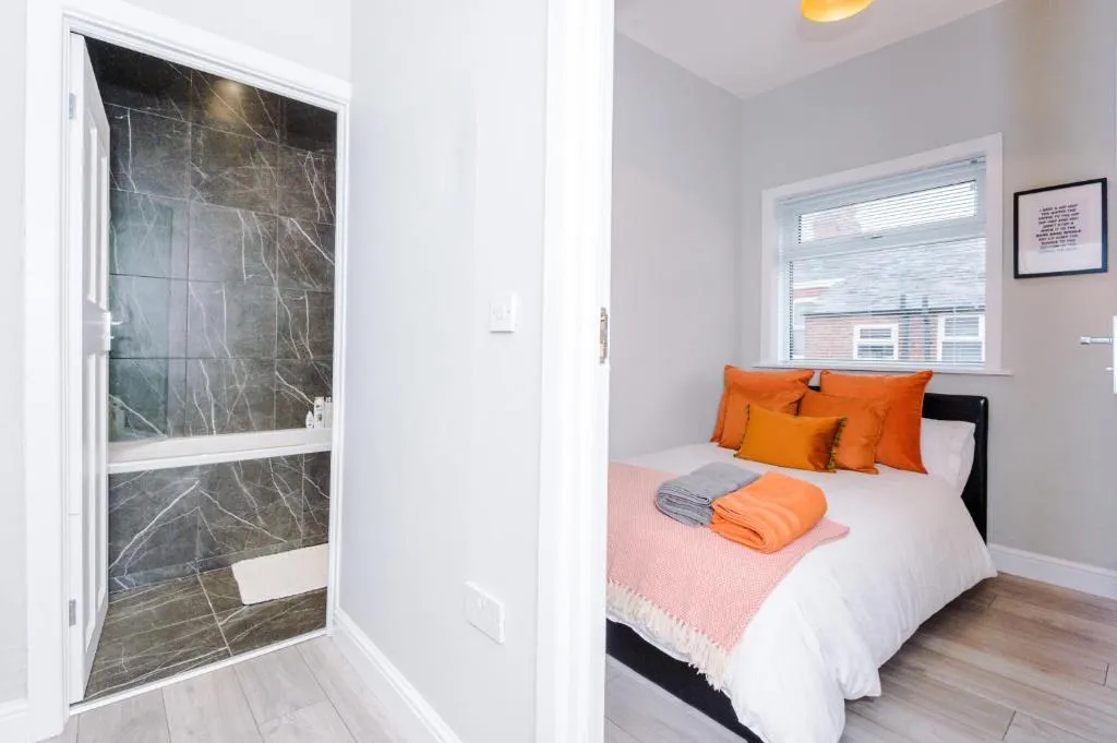 3 Bedroom House Salford Hosted By MCR Dens, Manchester, Marea Britanie