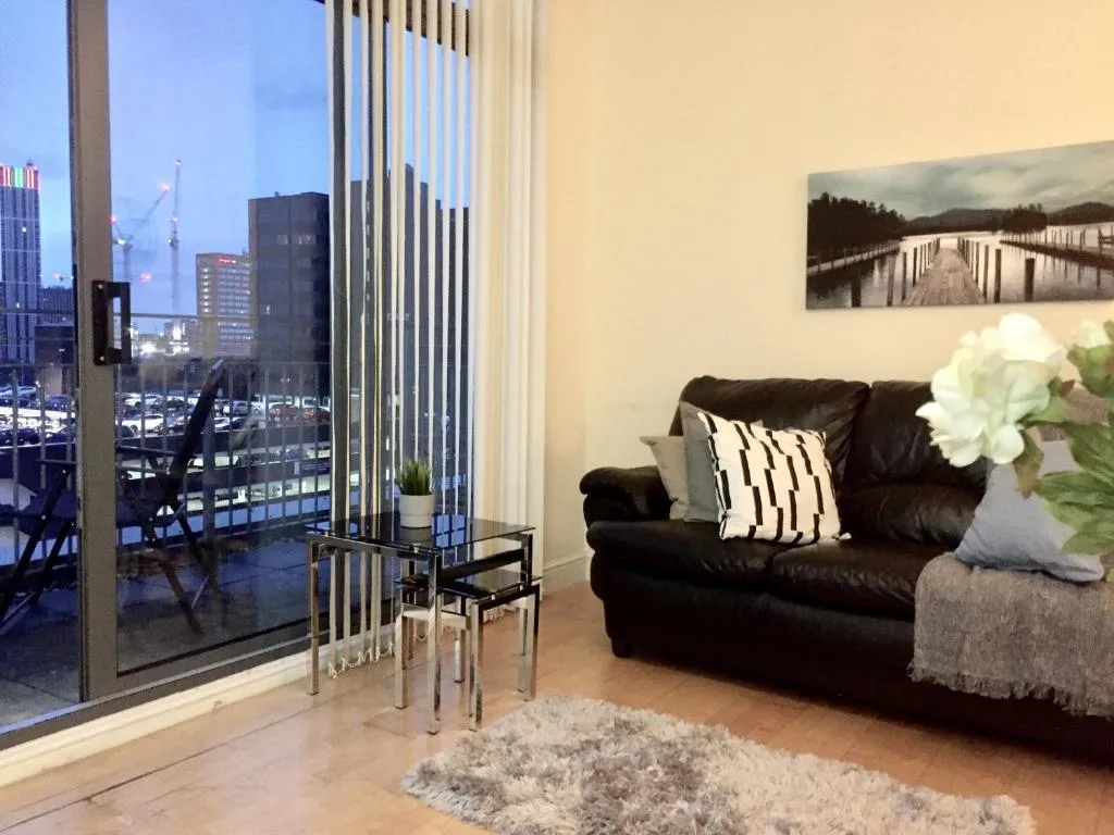 GREEN PLAZA - Serviced Apartment, Birmingham, United Kingdom