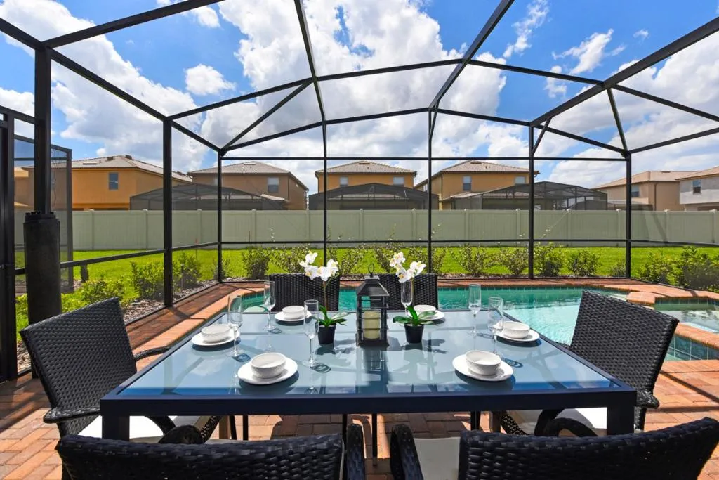 Davenport Villa Sleeps 14 with Pool Air Con and WiFi, Kissimmee, Statele Unite ale Americii