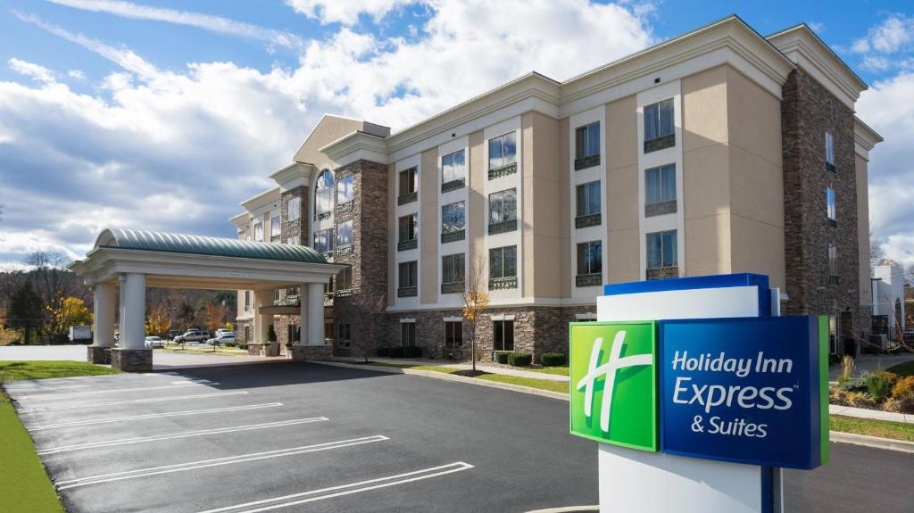 Holiday Inn Express and Suites - Stroudsburg, an IHG Hotel