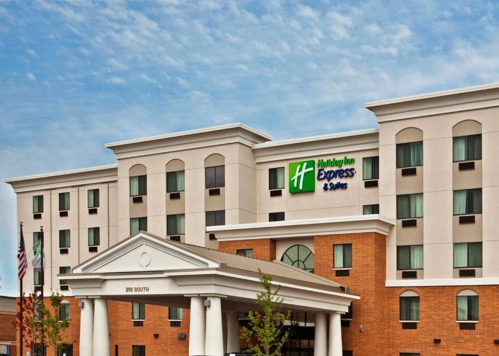 Holiday Inn Express Hotel & Suites Chicago Airport West-O'Hare, an IHG Hotel