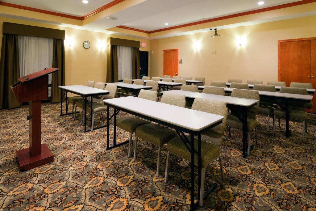 Holiday Inn Express Hotel and Suites Fairfield-North, an IHG Hotel