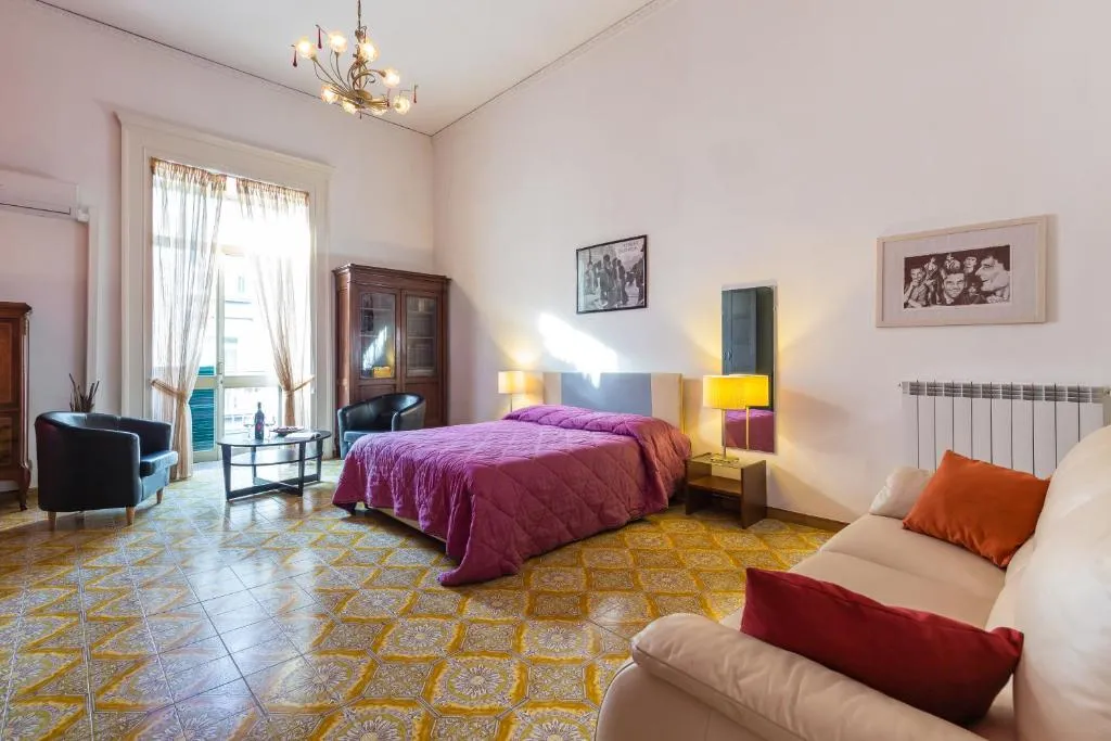 Il Postino house, Napoli, Italia