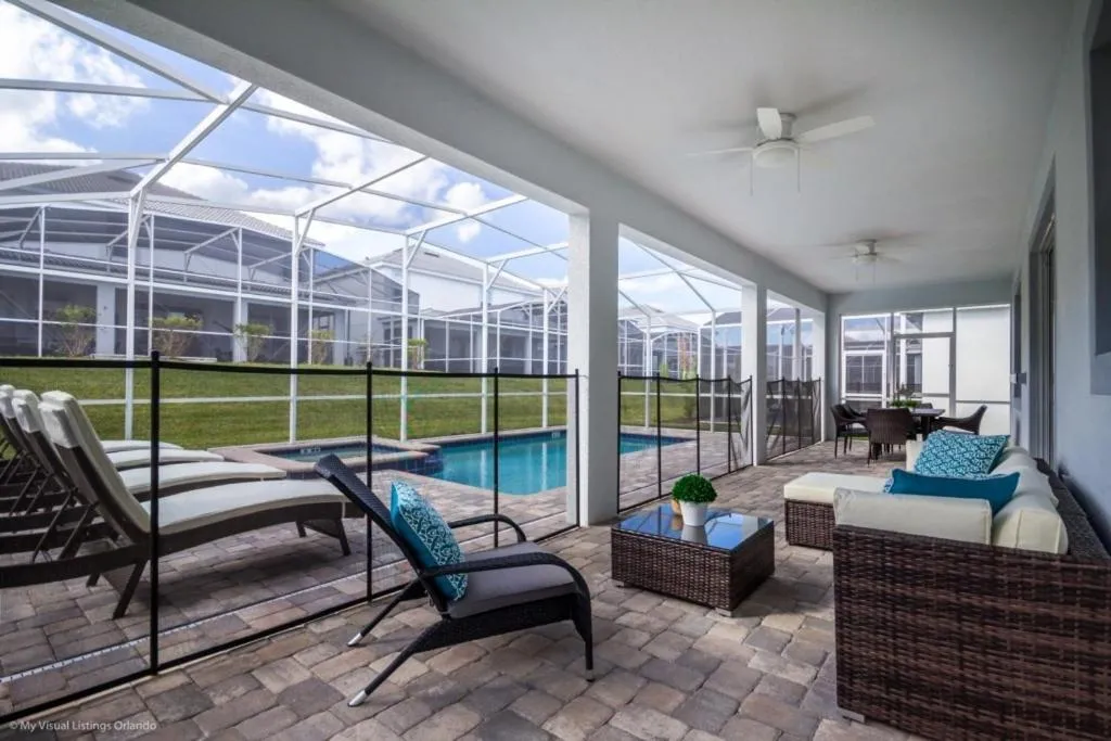 Theater Room , Themed Kids Rooms Pool & Game Room villa, Davenport, United States