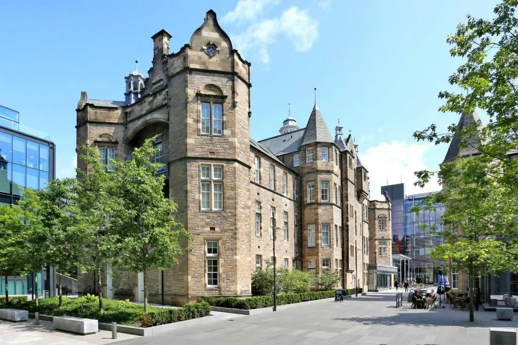Modern Central Quartermile Studio, Edinburgh, United Kingdom