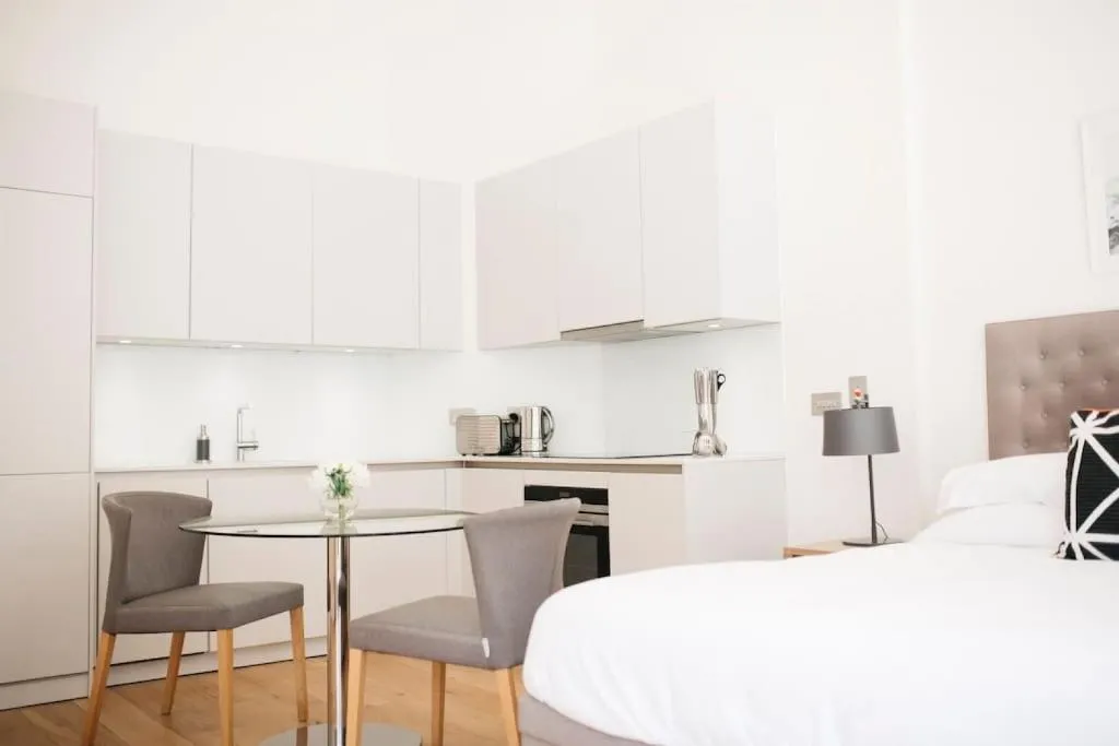 Beautiful Minimalistic Studio Apartment in Central, Edinburgh, United Kingdom