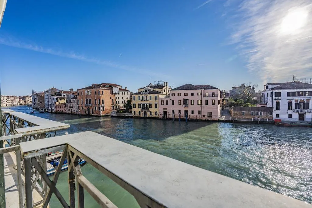 Ca' Degli Specchi Grand Canal, Venice, Italy