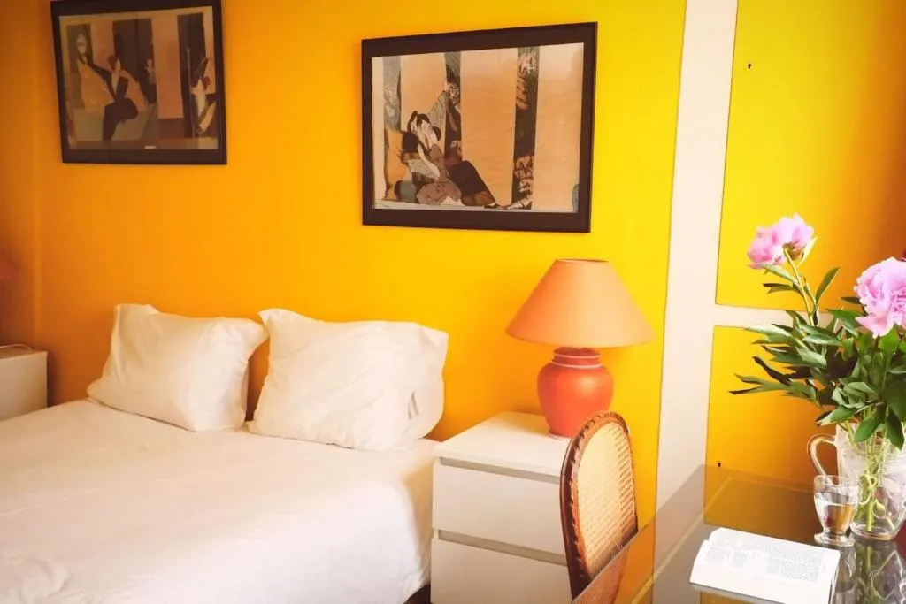 Cozy Yellow Nest - Pigalle Quarters & Sacré-Cœur, Paris, France