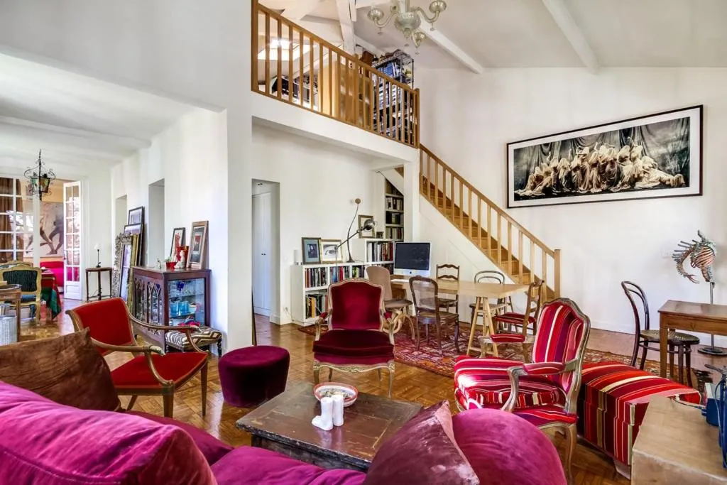Beautiful and Stylish Villa in 19th near Parc des Buttes Chaumont, Paris, France