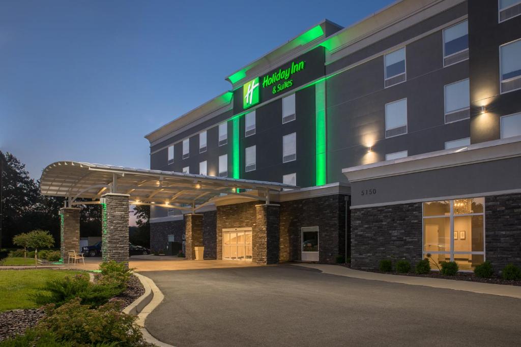 Holiday Inn Hotel & Suites - Decatur, an IHG Hotel