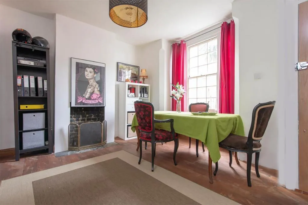 Highbury Hill room, Londra, Marea Britanie