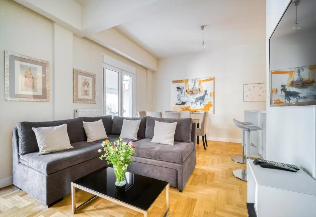 Lovely Sunlit Central 2 Bedroom 2 Bathroom Apartment, Atena, Grecia