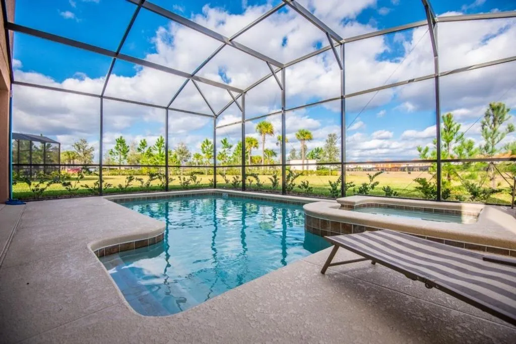 Serene Luxury 6 Bedroom Villa at Solterra Resort home, Davenport, Statele Unite ale Americii