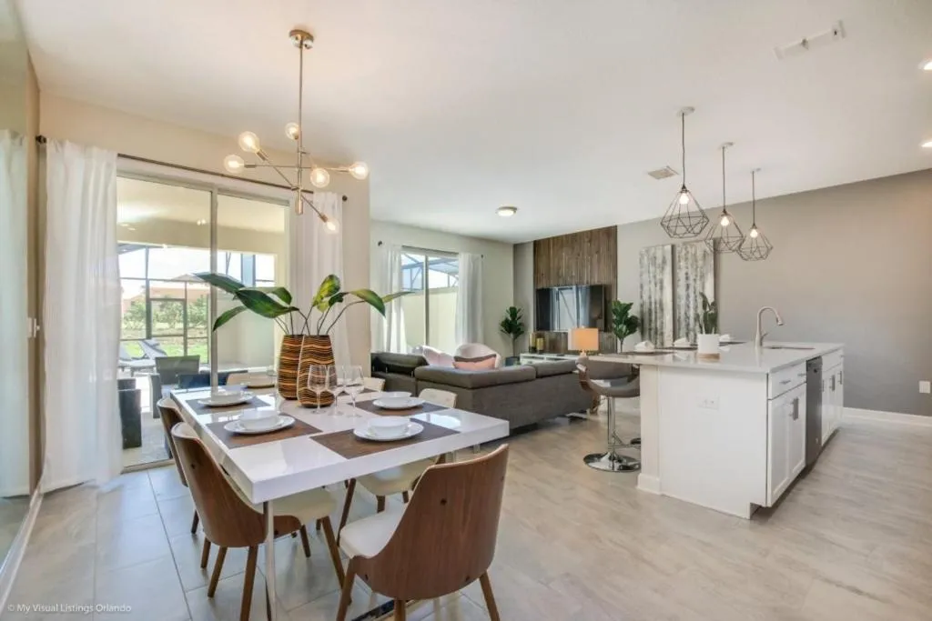 Princess Moana worthy 4 Bdm Townhome with pool townhouse, Davenport, Statele Unite ale Americii